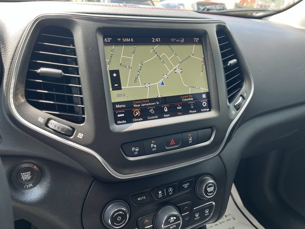 Used 2023 Jeep Cherokee Trailhawk w/ Sun & Sound Group AWD/4WD image 16