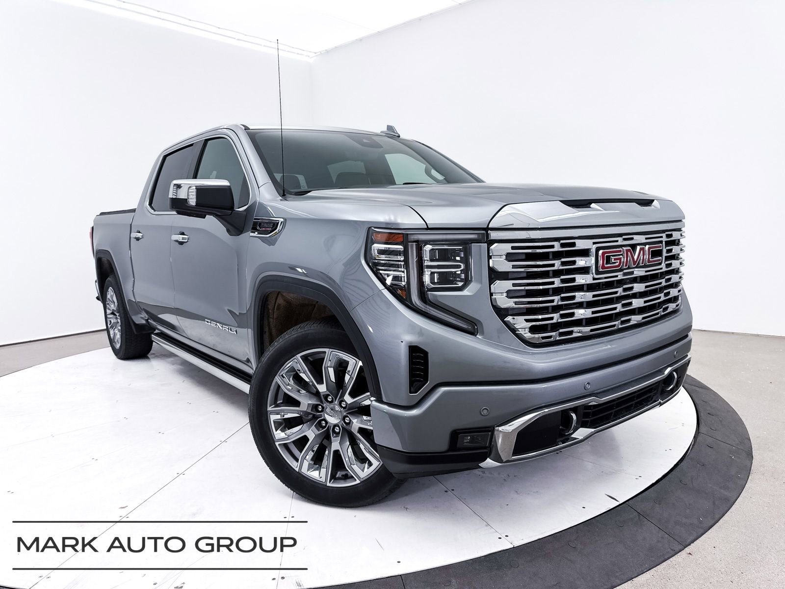 Used 2025 GMC Sierra 1500 Denali image 1