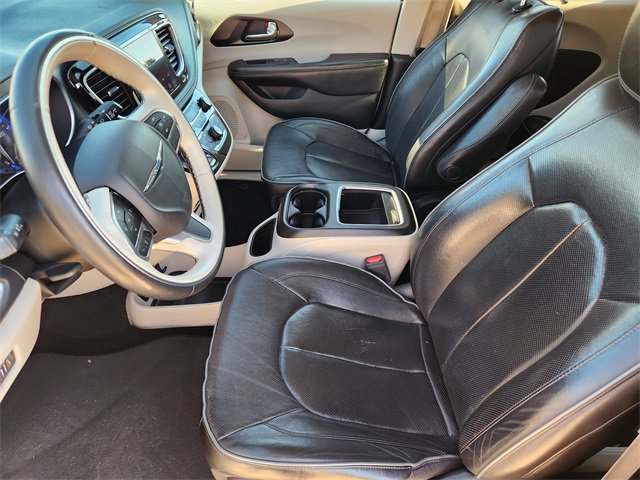 Used 2020 Chrysler Pacifica Limited image 13