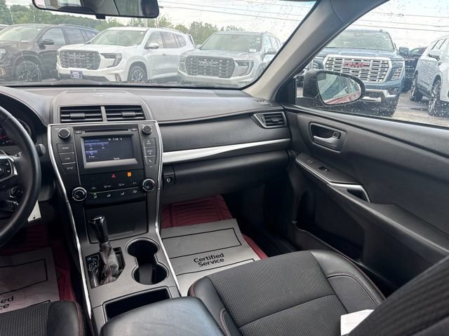 Used 2017 Toyota Camry SE w/ Moonroof Package FWD image 24