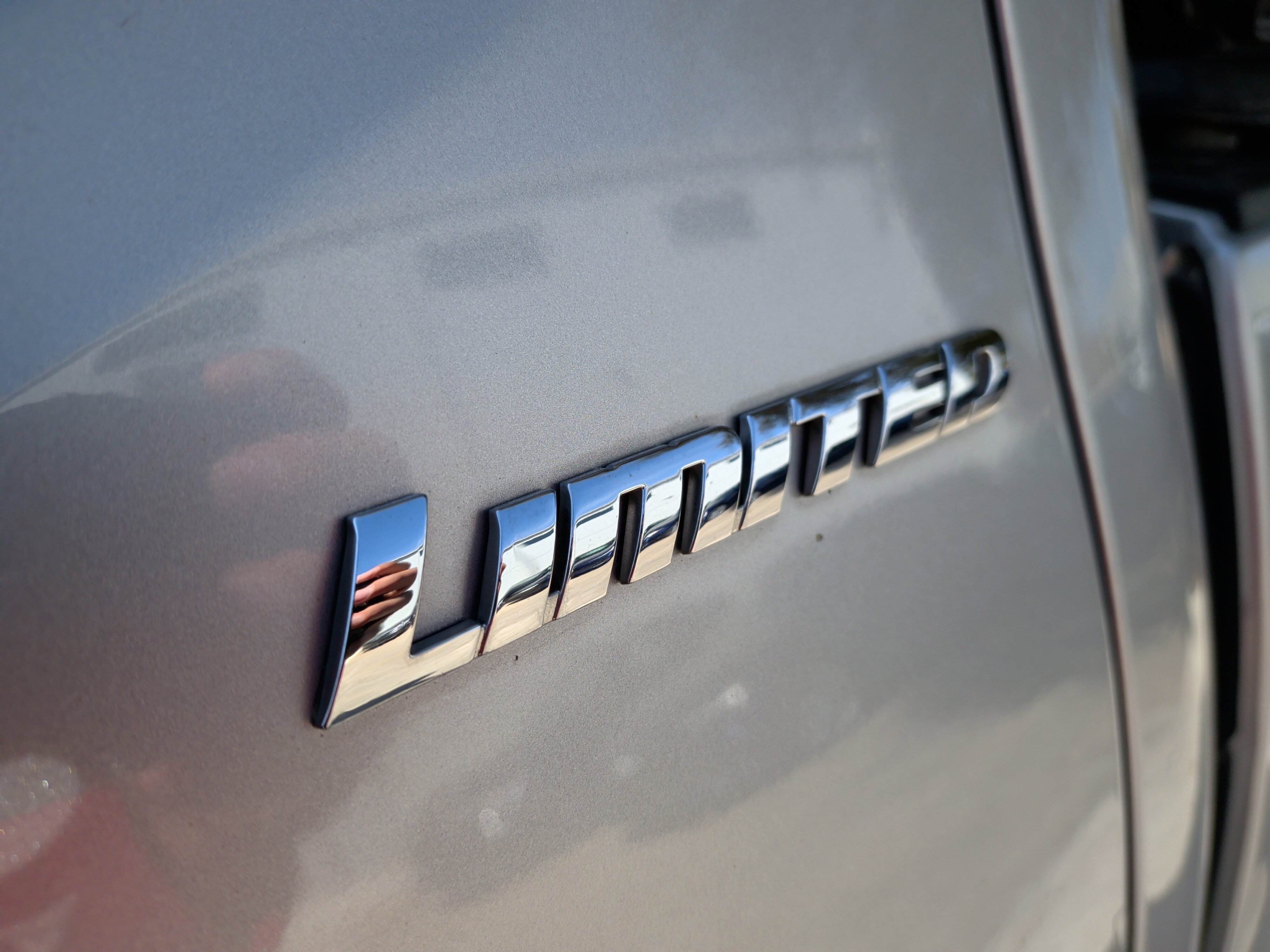 Used 2018 Toyota Tacoma Limited image 37