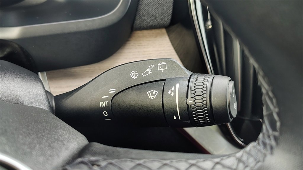 Certified 2025 Volvo XC90 B6 Plus image 16