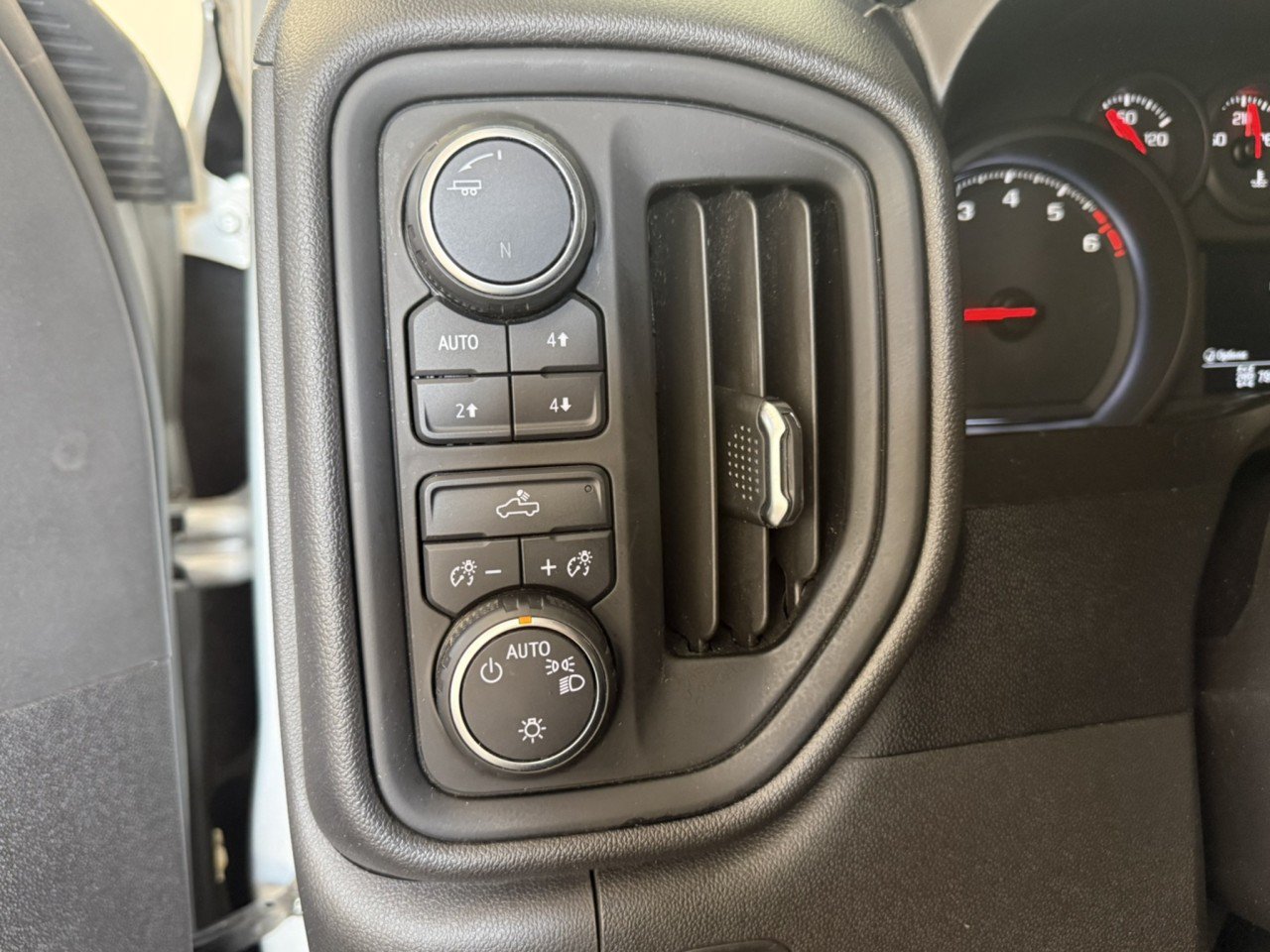 Used 2020 Chevrolet Silverado 1500 W/T AWD/4WD image 19