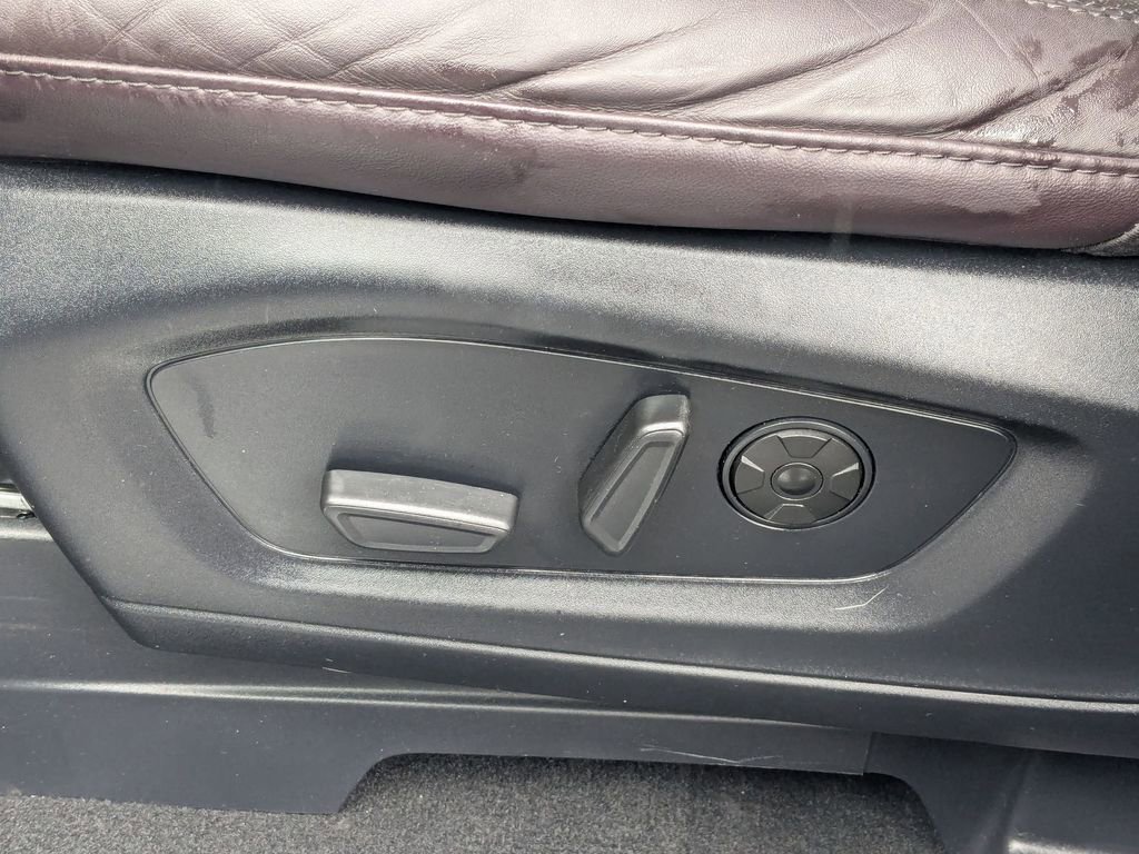 Used 2025 Ford Explorer Platinum w/ LUX Leather Package AWD/4WD image 14