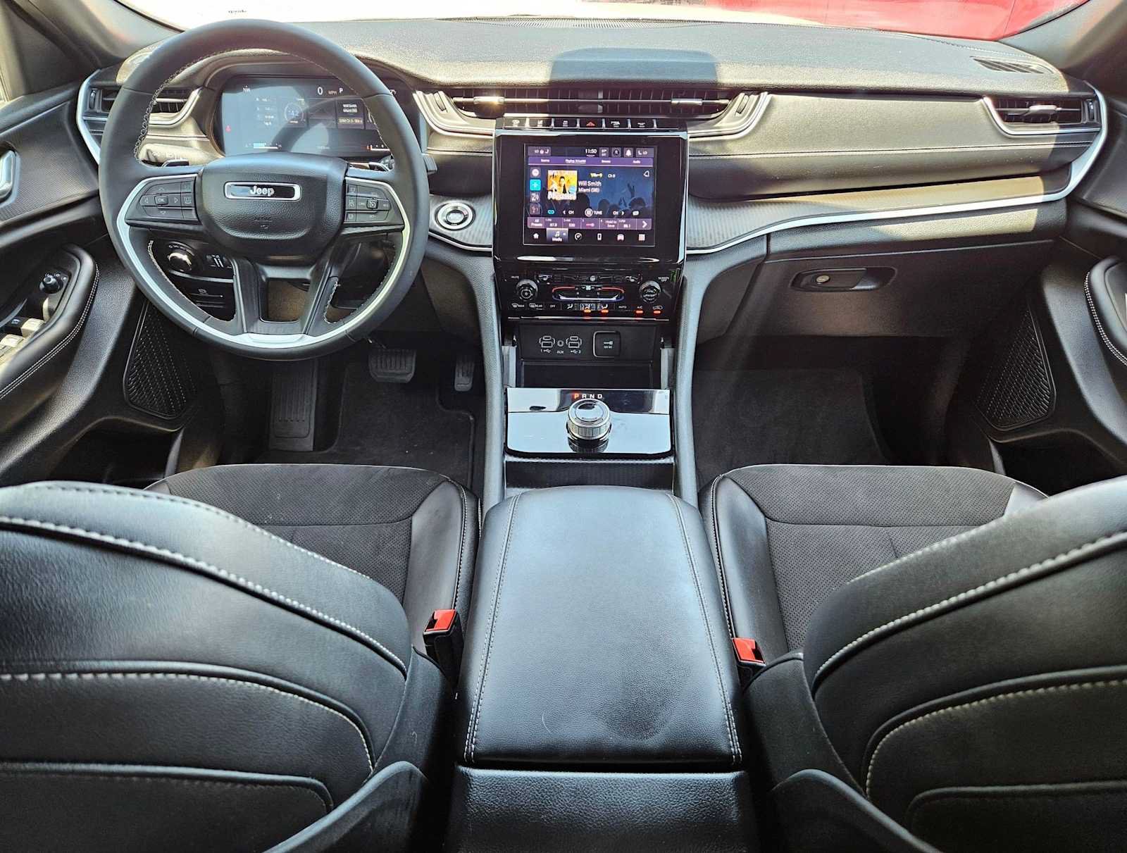 Used 2025 Jeep Grand Cherokee L Laredo AWD/4WD image 15