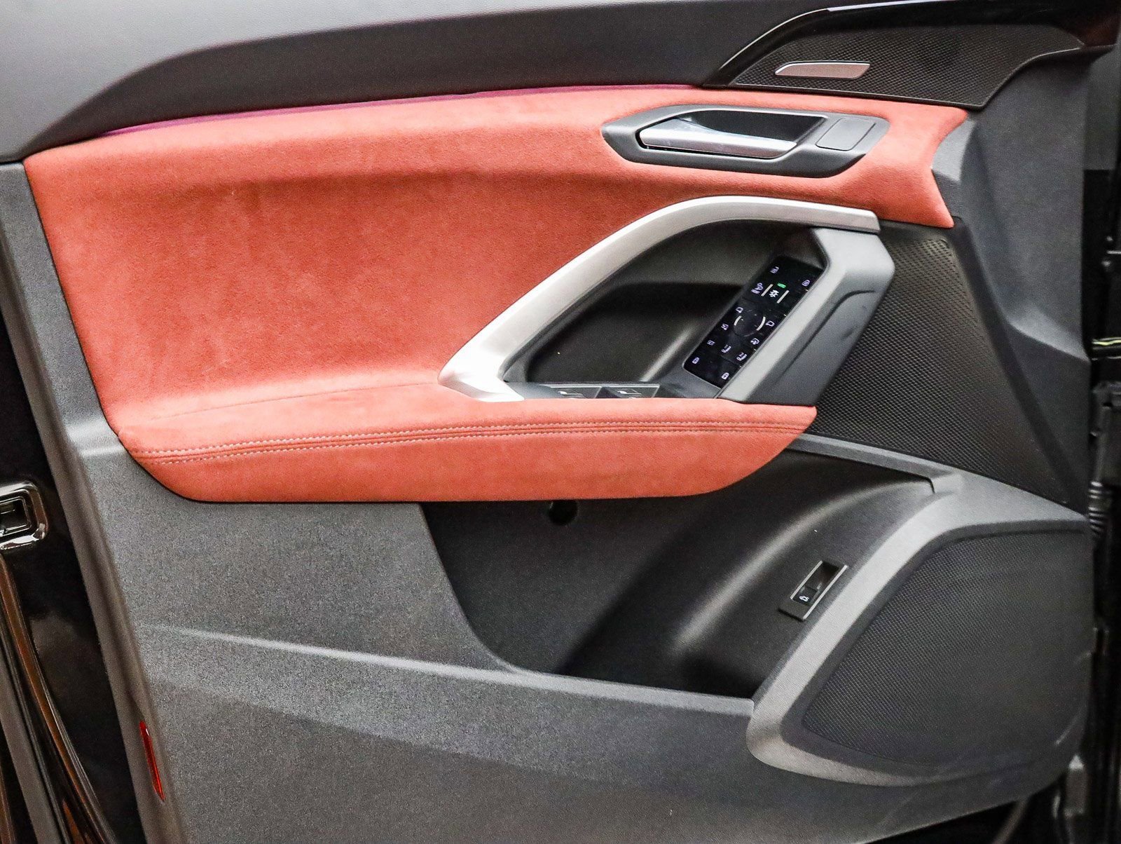 New 2025 Audi SQ5 Premium Plus AWD/4WD image 22