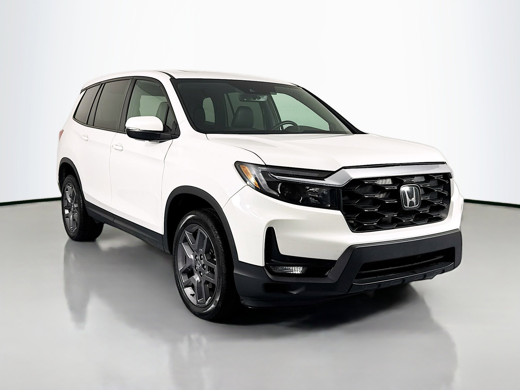 Certified 2023 Honda Passport EX-L image 3