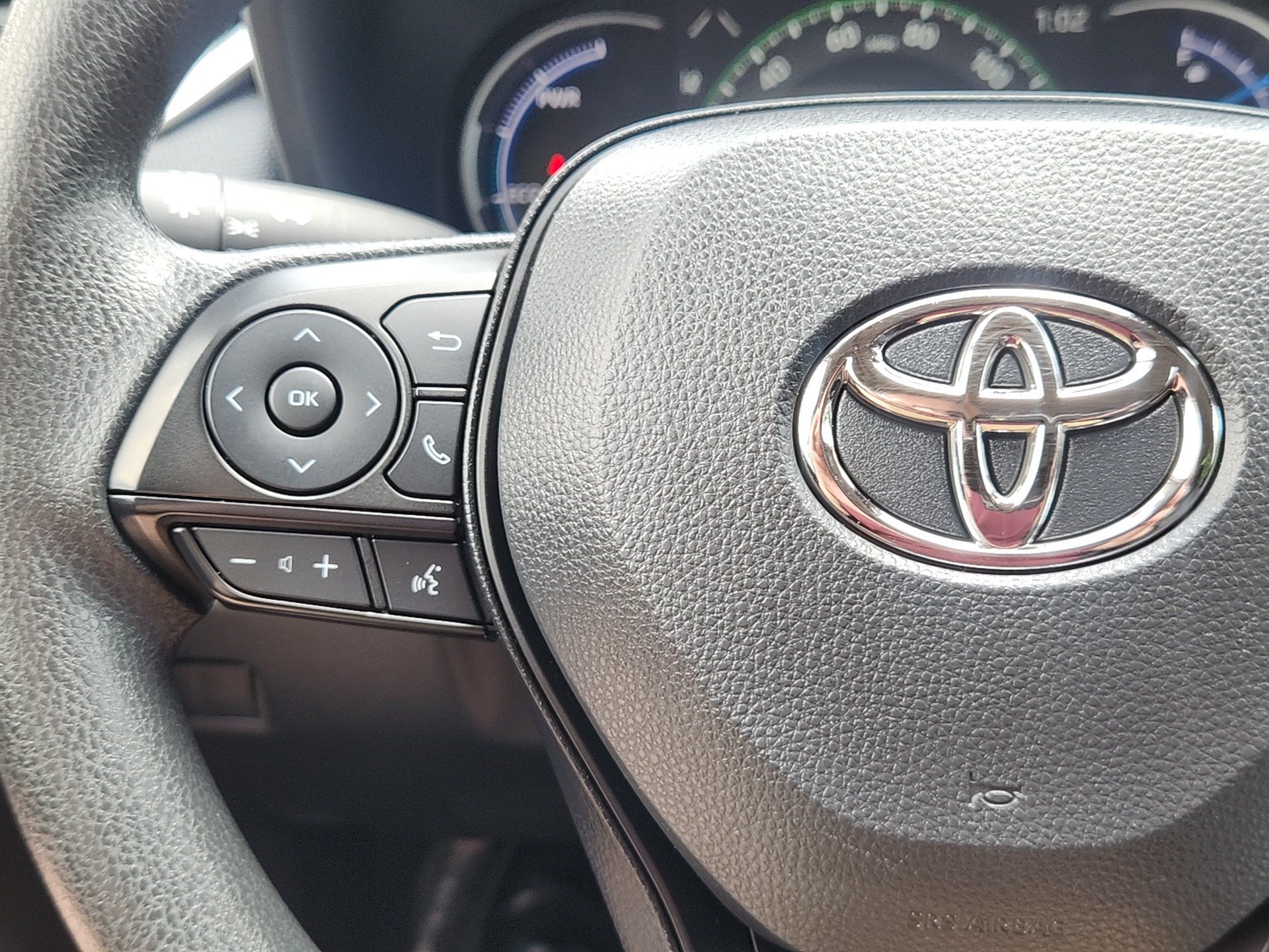 Certified 2025 Toyota RAV4 LE AWD/4WD image 19