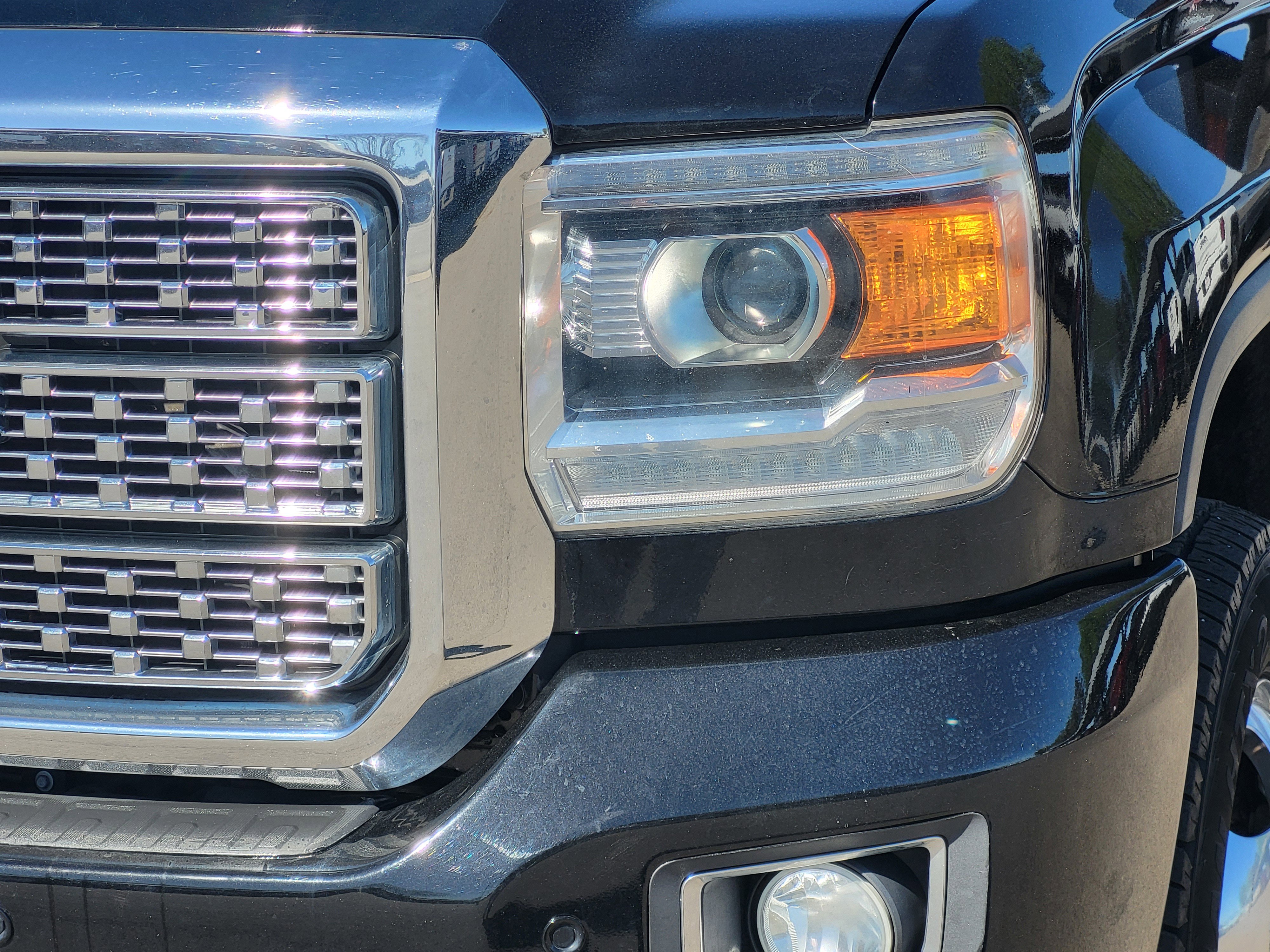 Used 2019 GMC Sierra 3500 Denali w/ Duramax Plus Package image 8