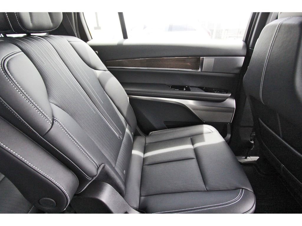 New 2026 Cadillac Vistiq Sport image 11