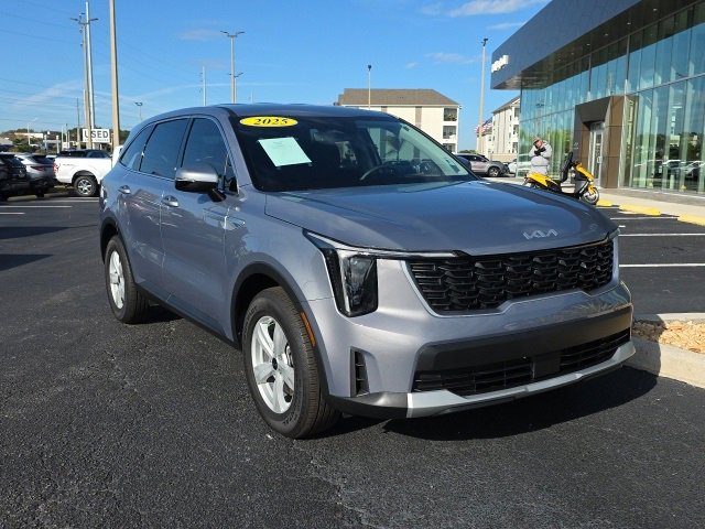 Used 2025 Kia Sorento LX