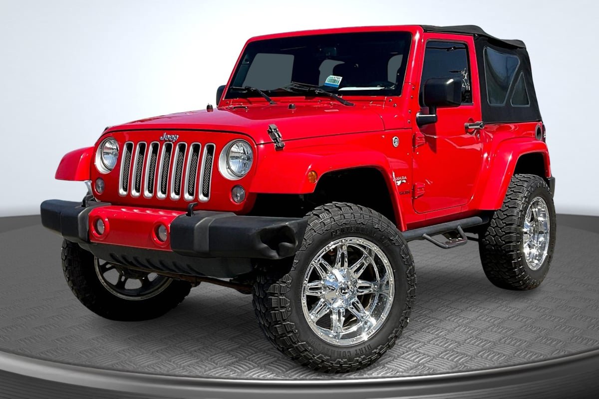Used 2016 Jeep Wrangler Sahara w/ Connectivity Group AWD/4WD image 8