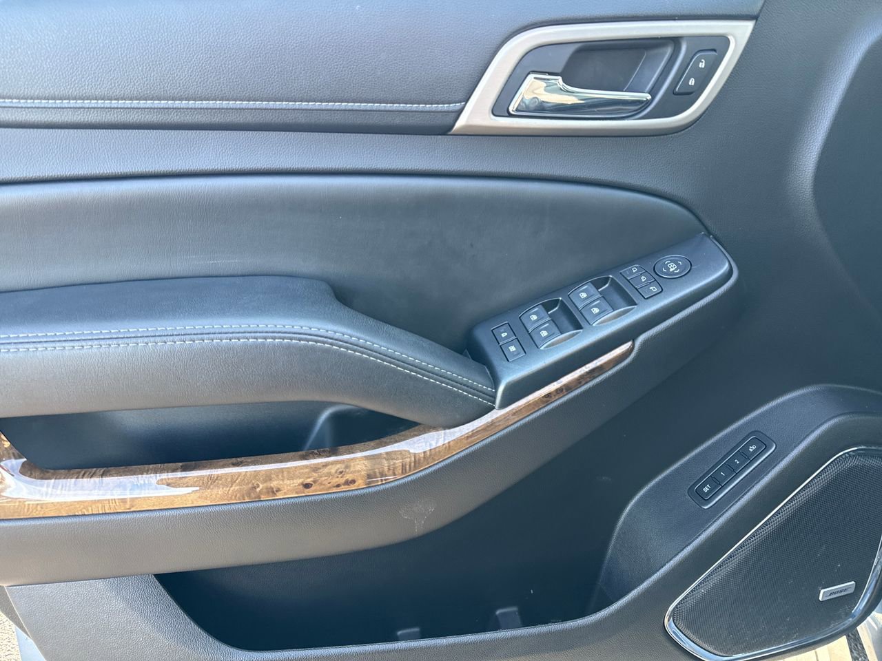 Used 2015 GMC Yukon XL Denali w/ Premium Package image 20