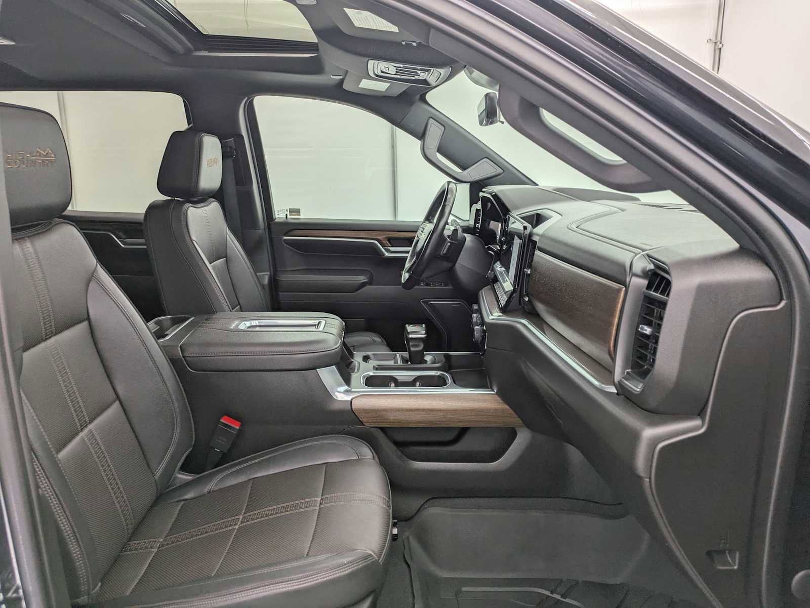 Used 2022 Chevrolet Silverado 1500 High Country w/ High Country Premium Package AWD/4WD image 24