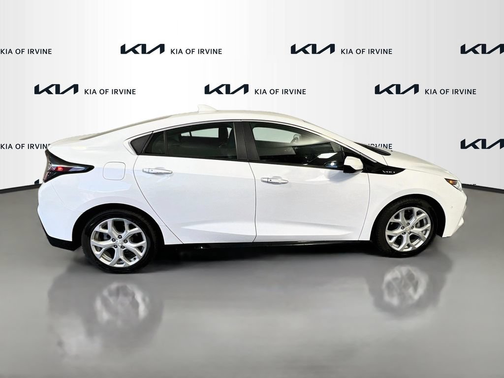 Used 2017 Chevrolet Volt Premier w/ Driver Confidence II Package FWD image 9