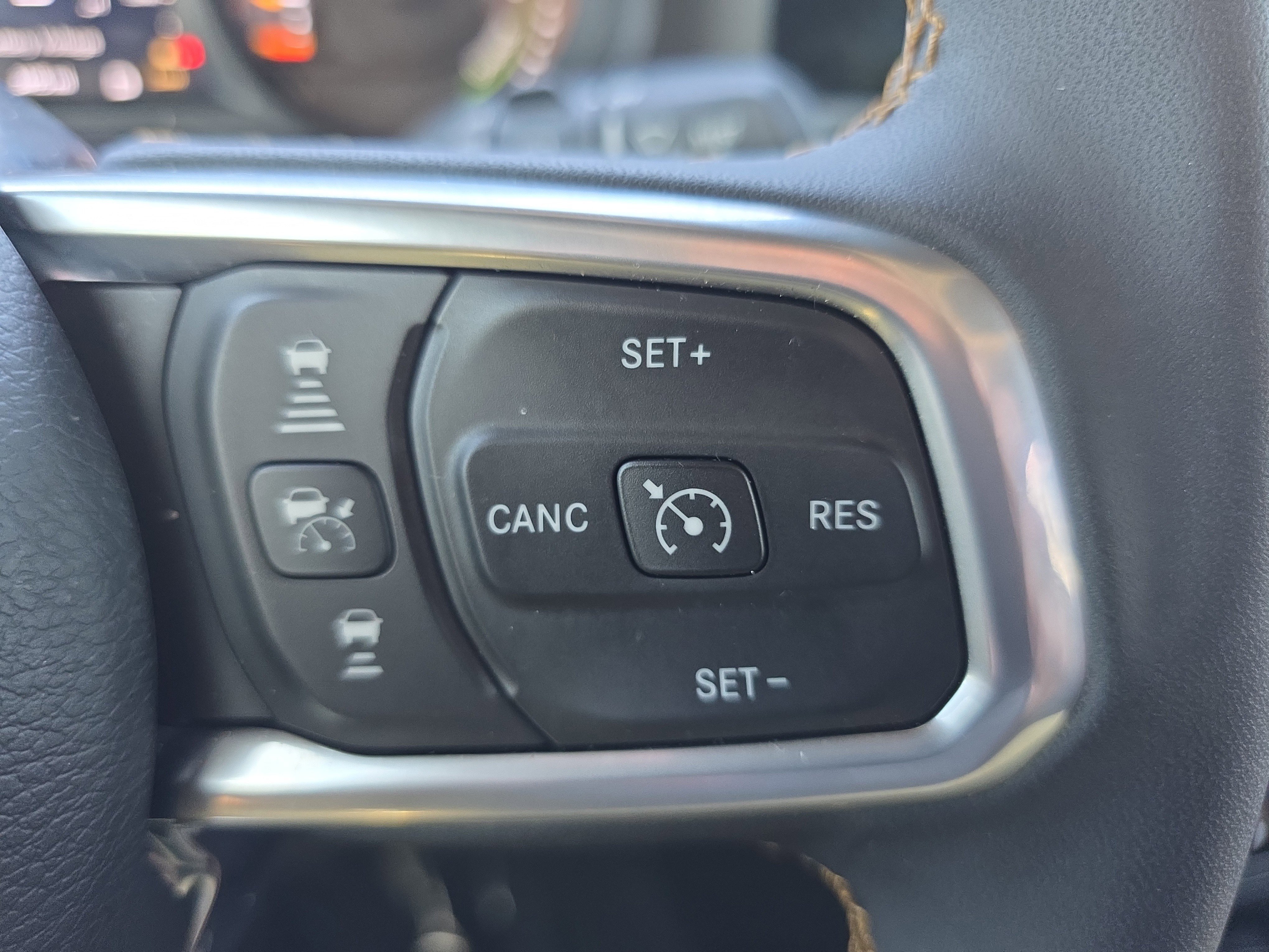 Used 2024 Jeep Wrangler Sahara w/ Safety Group image 29