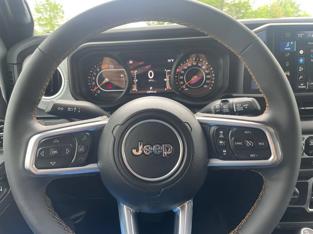 Used 2024 Jeep Wrangler Unlimited Sahara AWD/4WD image 14