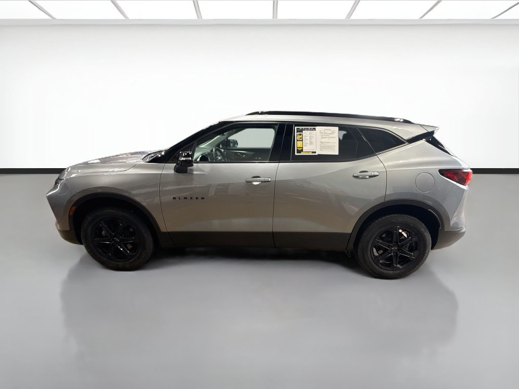 Used 2023 Chevrolet Blazer LT w/ Midnight/Sport Edition FWD image 8