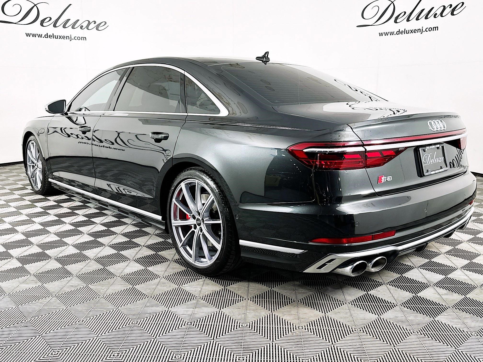Used 2022 Audi S8 w/ S8 Executive Package image 4