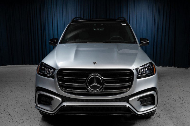 New 2026 Mercedes-Benz GLS 580 4MATIC image 2