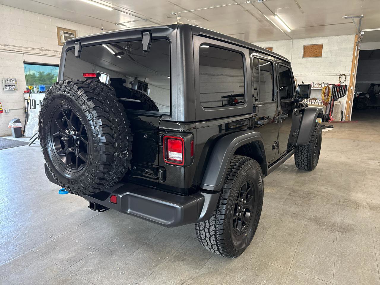 Used 2024 Jeep Wrangler Unlimited image 84