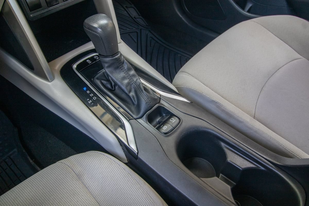 Used 2022 Toyota Corolla Cross L FWD image 28