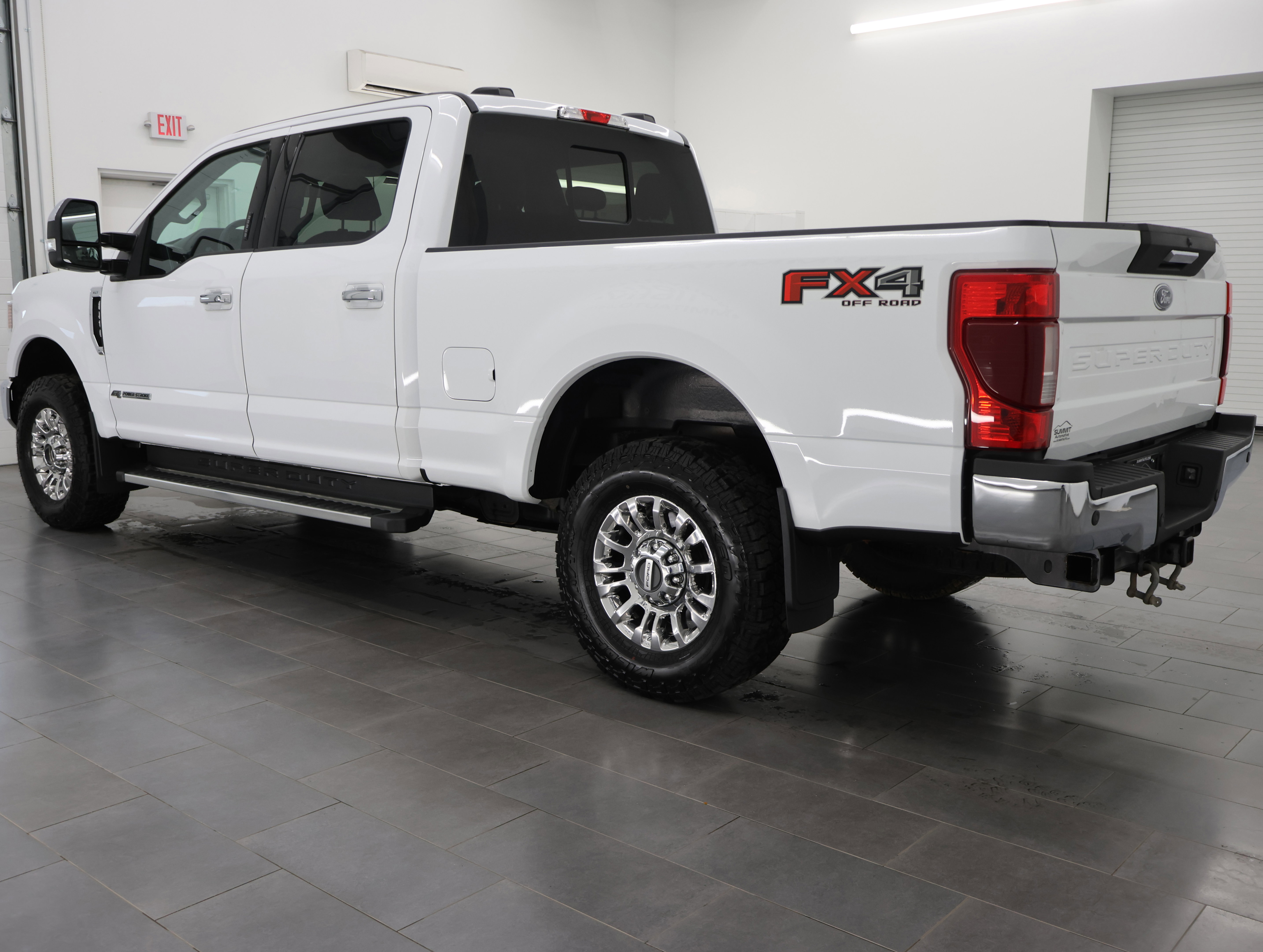 Used 2022 Ford F250 XLT w/ XLT Premium Package AWD/4WD image 6