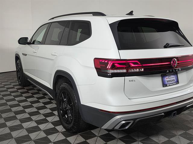 Used 2024 Volkswagen Atlas Peak Edition SEL AWD/4WD image 6