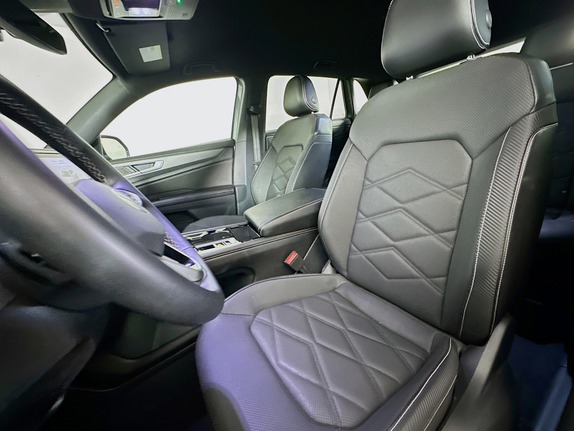 Used 2024 Volkswagen Atlas Cross Sport SE image 13