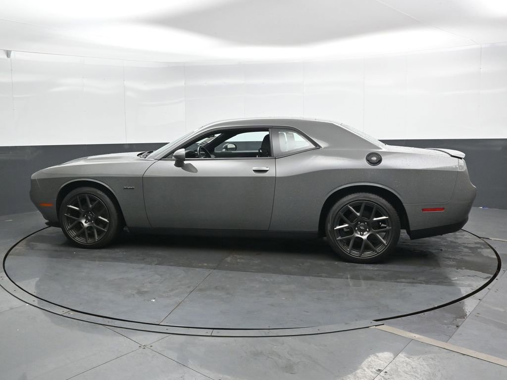 Used 2017 Dodge Challenger R/T RWD image 10
