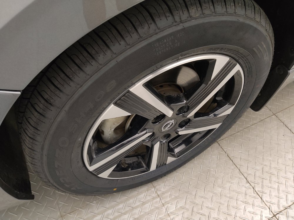Used 2025 Nissan Sentra SV FWD image 31