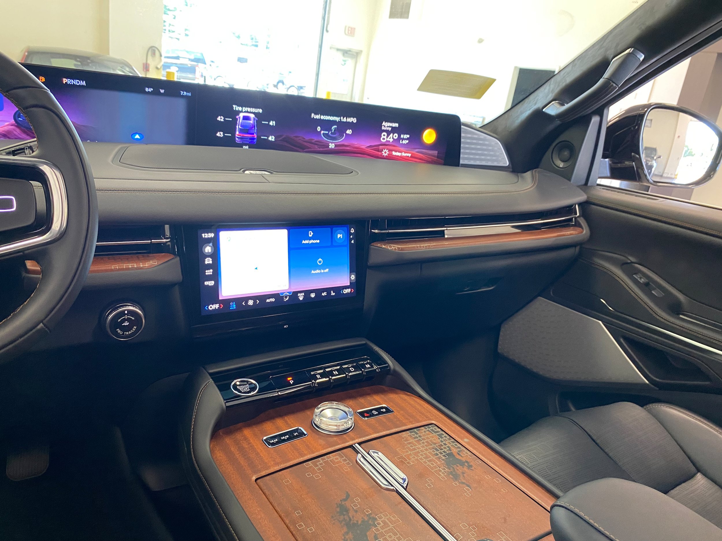New 2027 Lincoln Navigator Black Label AWD/4WD image 17