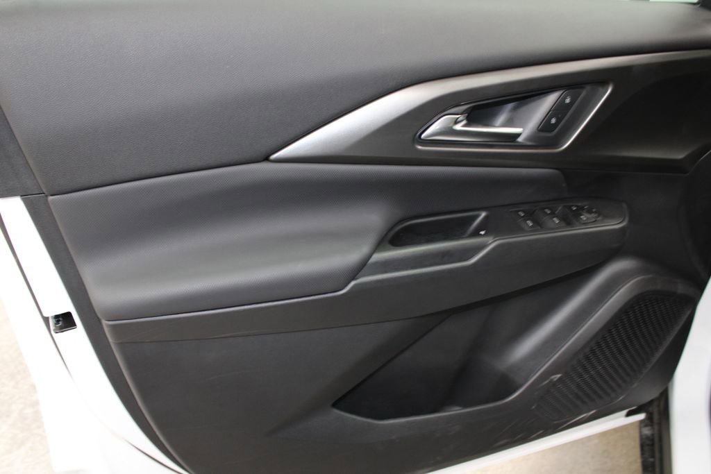 New 2026 Chevrolet Equinox EV LT image 17