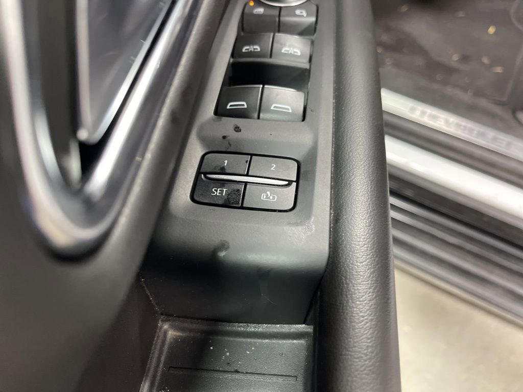 Used 2024 Chevrolet Suburban Premier image 24