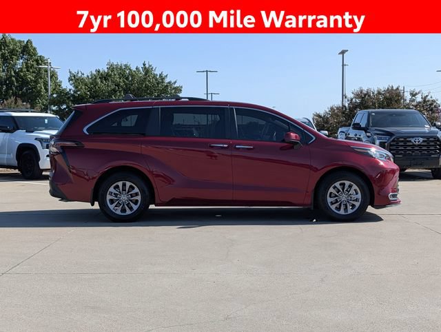 Certified 2023 Toyota Sienna XLE FWD image 4