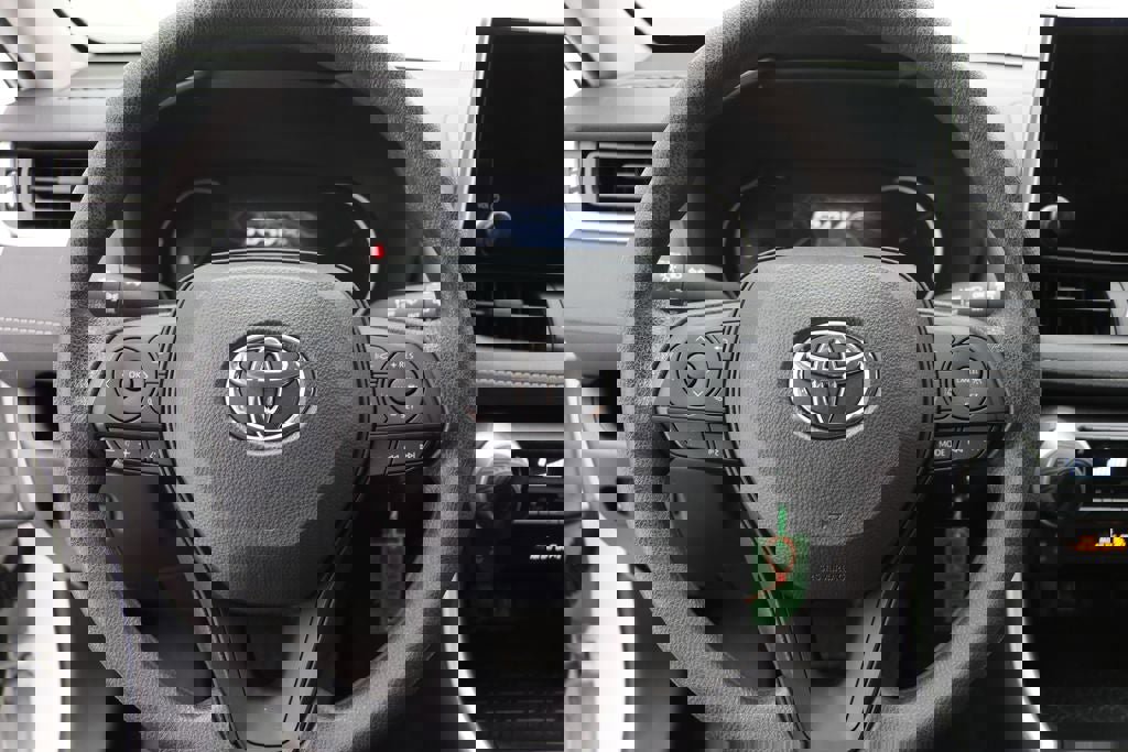 Used 2024 Toyota RAV4 LE image 15