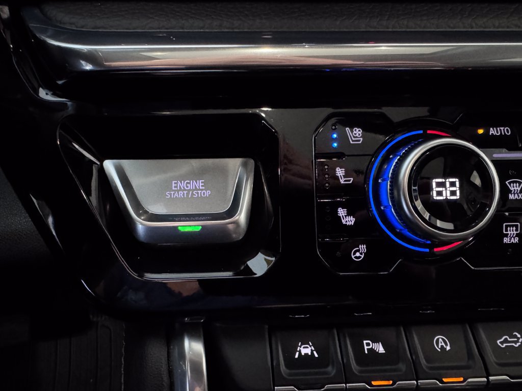 Certified 2025 GMC Sierra 1500 Denali AWD/4WD image 24