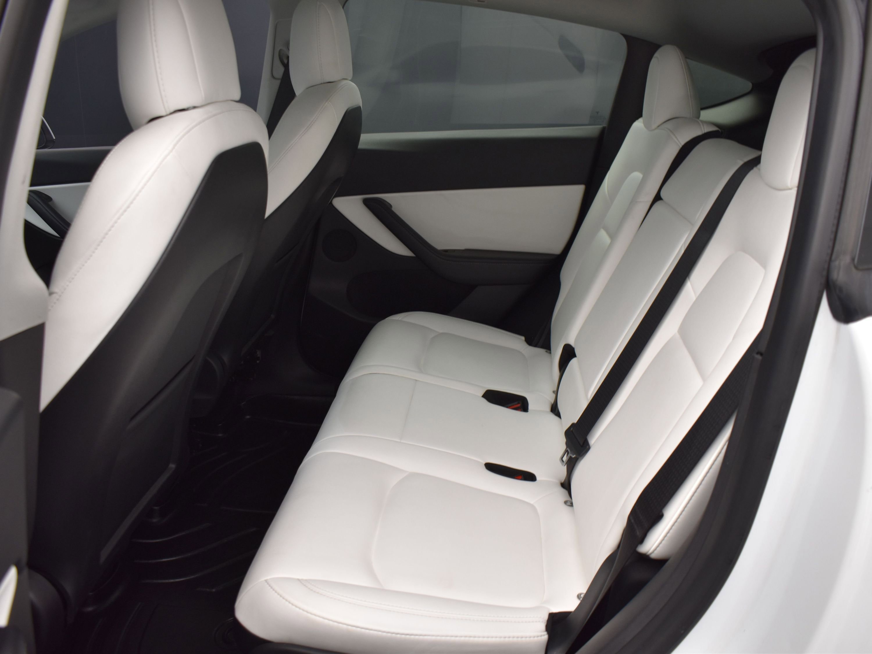 Used 2021 Tesla Model Y Long Range image 10