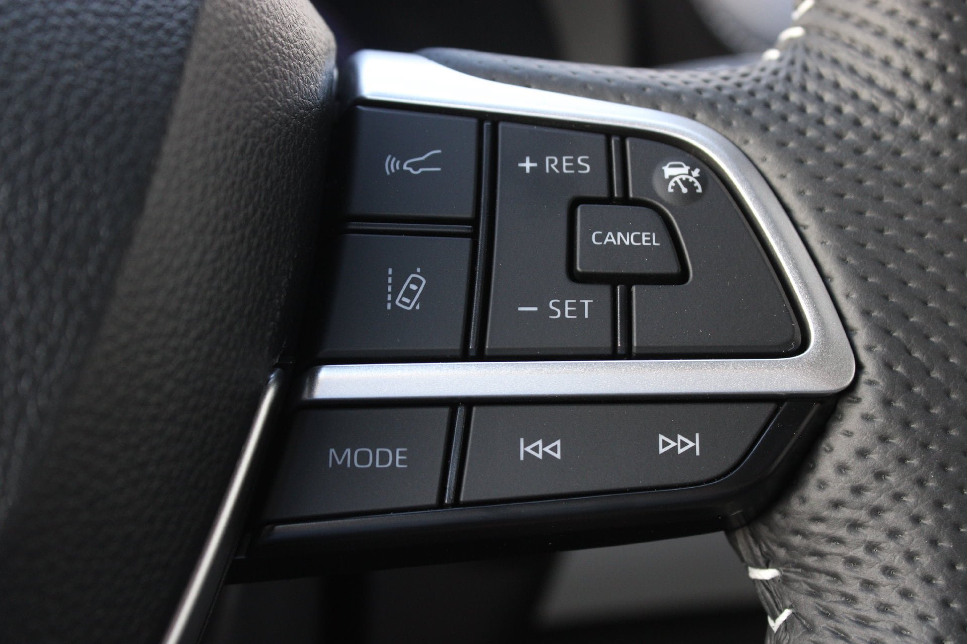 New 2026 Toyota Sienna XSE FWD image 39