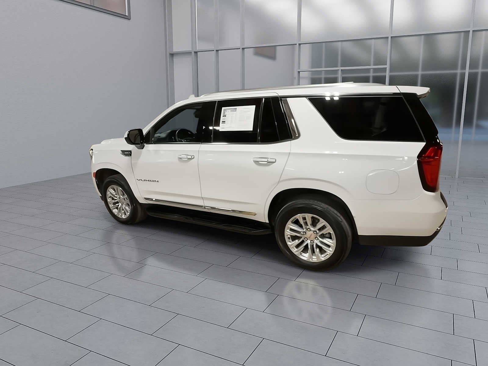 Used 2024 GMC Yukon SLT image 6