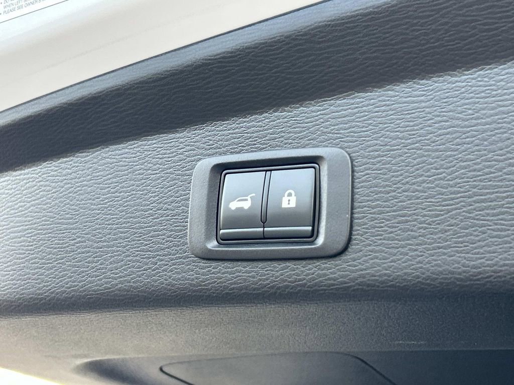 Used 2024 Mitsubishi Outlander SE image 14