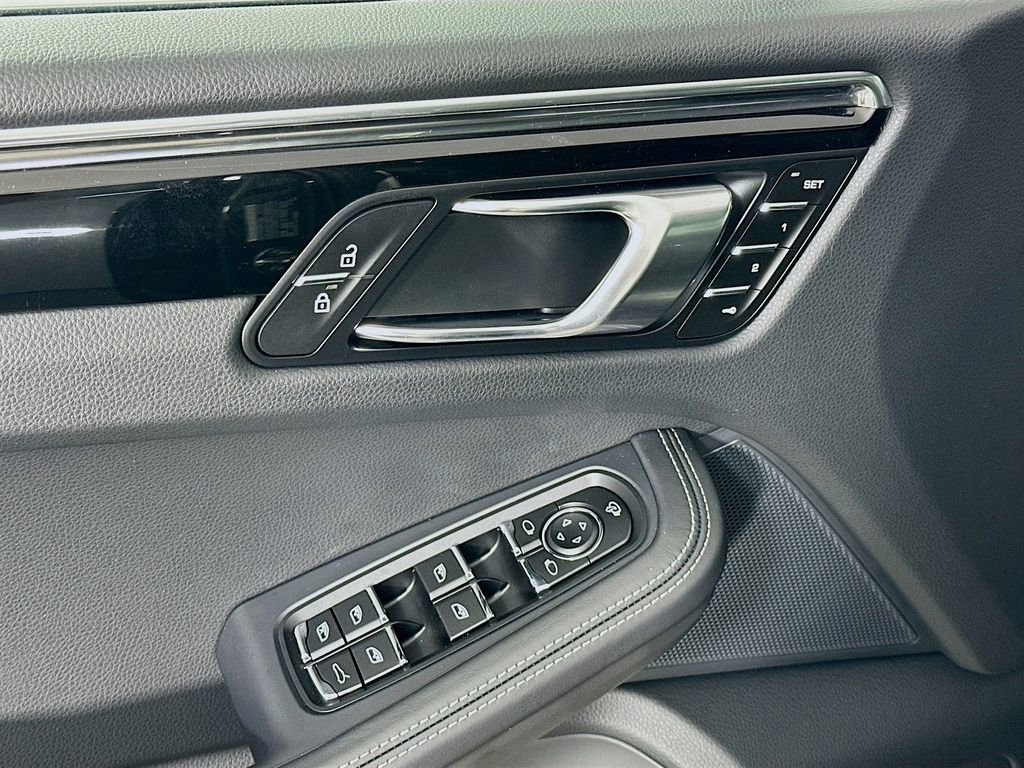 New 2025 Porsche Macan Turbo image 20