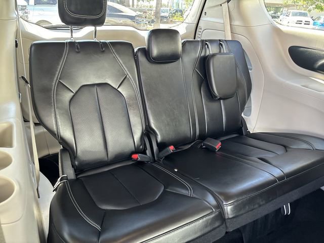 Certified 2024 Chrysler Pacifica Touring-L image 15