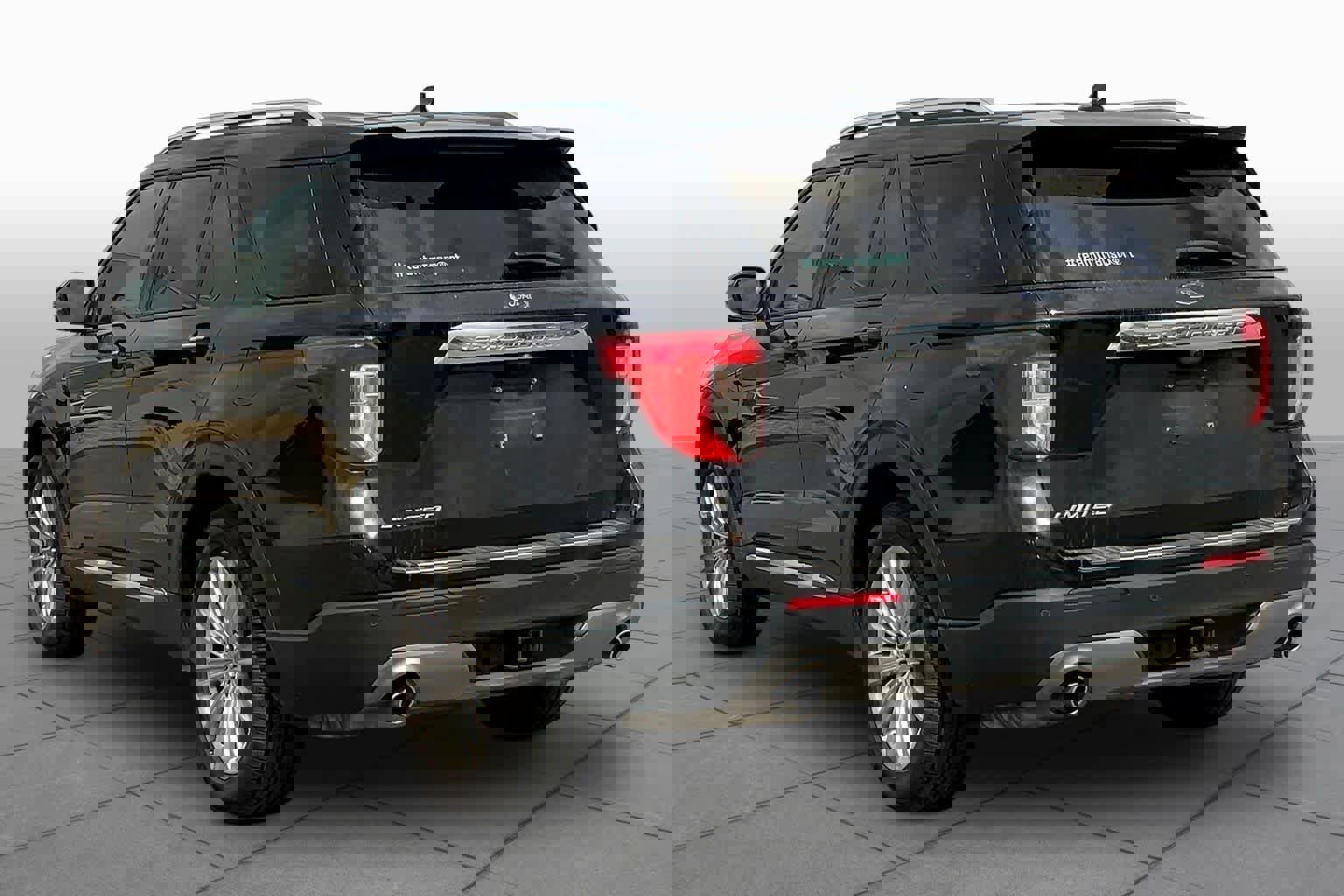 Used 2022 Ford Explorer Limited w/ Equipment Group 301A image 12