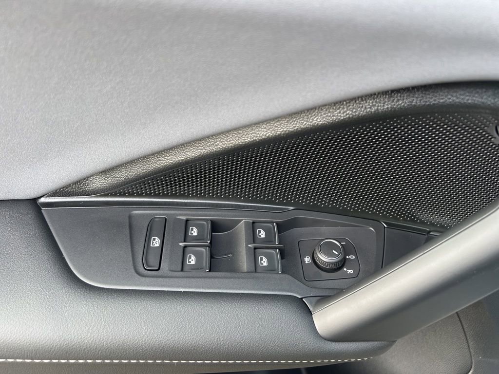 New 2026 Volkswagen Tiguan SE AWD/4WD image 18