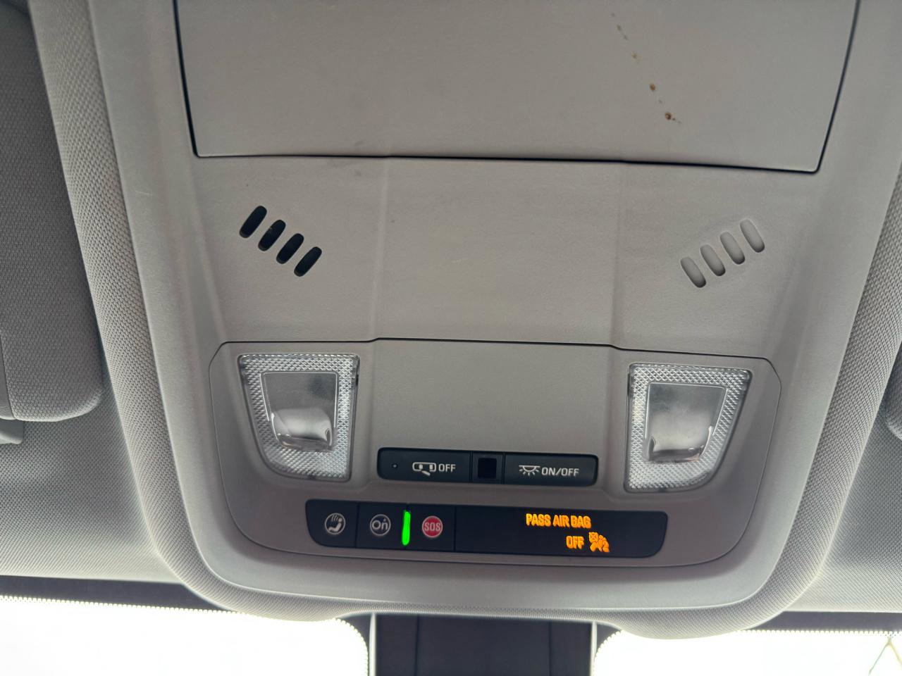 Used 2024 GMC Terrain SLE w/ Driver Convenience Package image 25