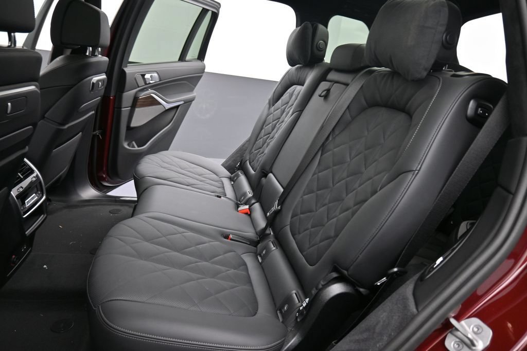 Used 2026 BMW X7 xDrive40i AWD/4WD image 17