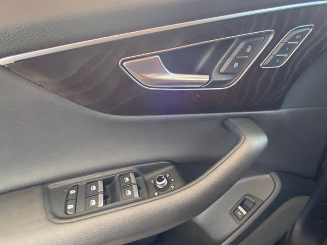 Used 2021 Audi Q7 2.0T Premium w/ Convenience Package AWD/4WD image 19
