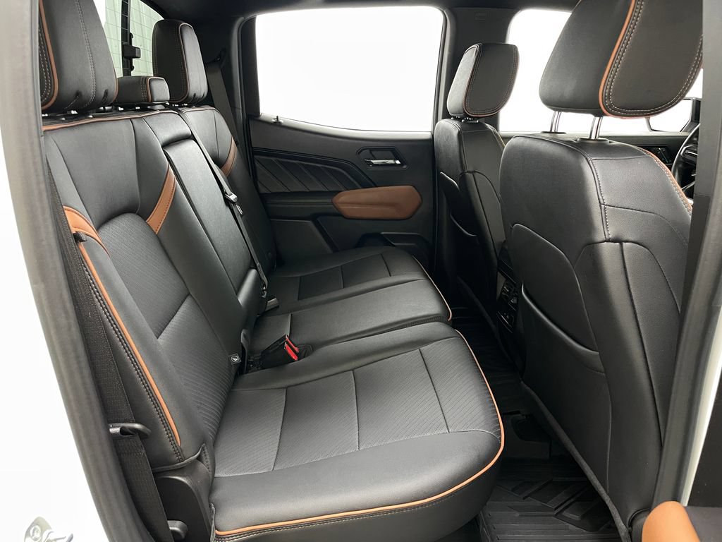 Used 2024 GMC Canyon AT4 w/ AT4 Premium Package AWD/4WD image 39