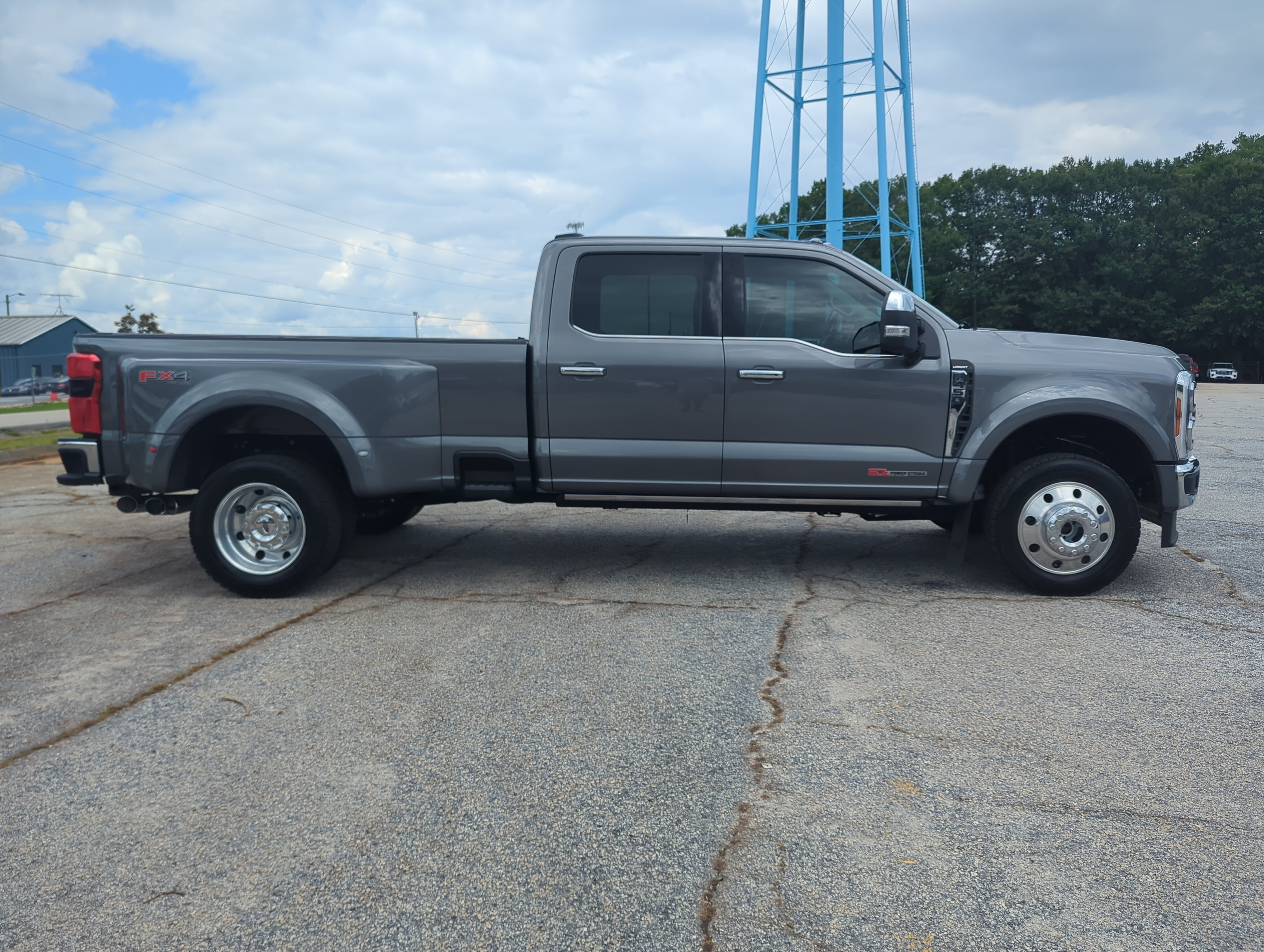Certified 2025 Ford F450 Lariat w/ Lariat Ultimate Package AWD/4WD video 2
